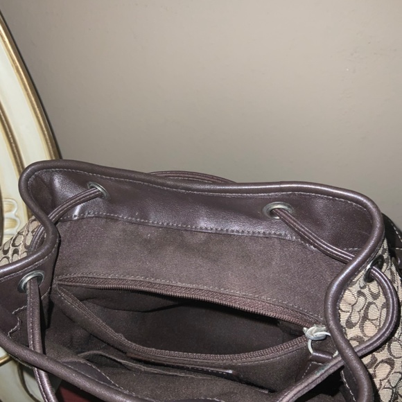 Coach - Picture 8 of 10